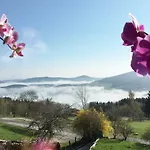 Am Kagerstein Kır Evi